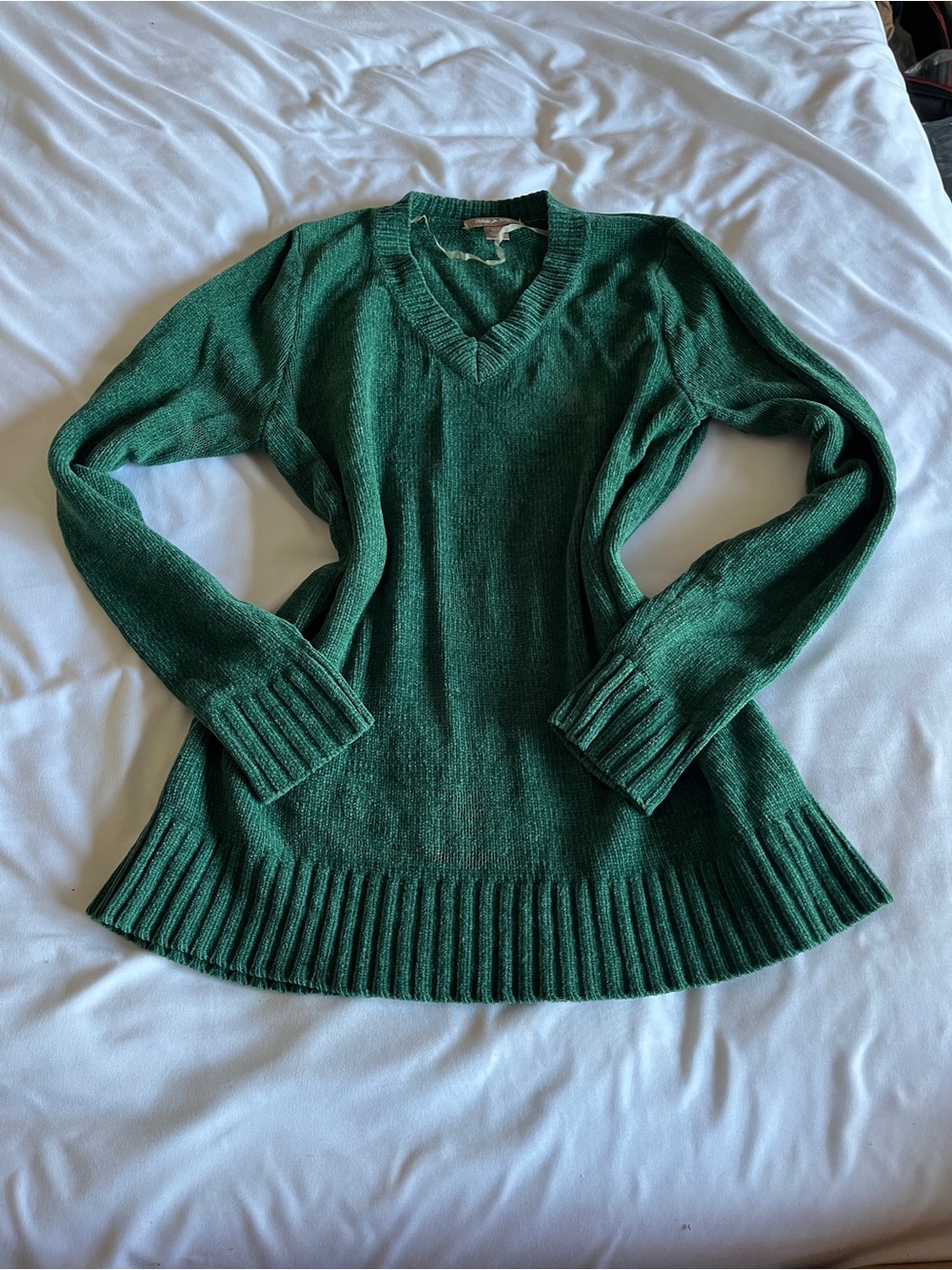 White Stag Emerald Green V-Neck Sweater
